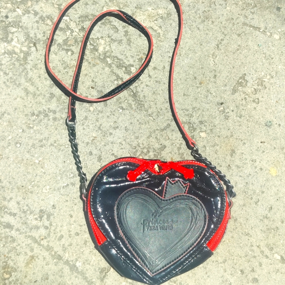 Vera Wang Princess ❤️ Heart Black Shoulder Bag